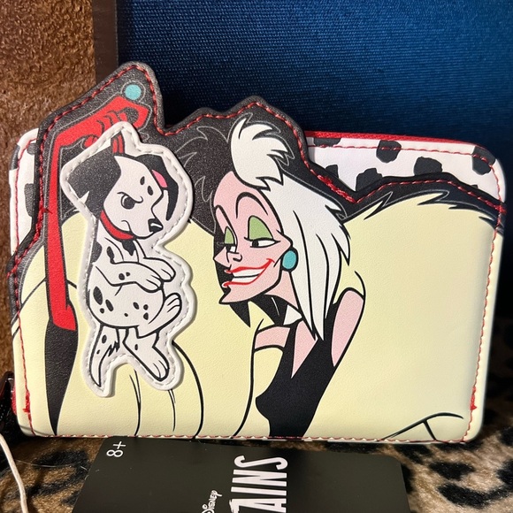 🔥🖤❤️NWT-Loungefly DISNEY 101 DALMATIANS VILLAINS SCENE CRUELLA🔥❤️🖤 - Picture 6 of 9